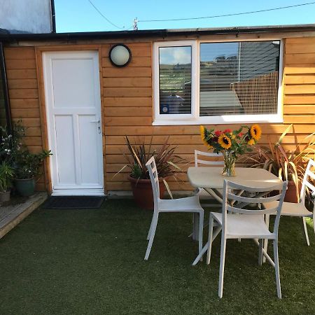 Ferienwohnung Flat Rocks, With Parking, 100M From Beach Perranporth Exterior foto