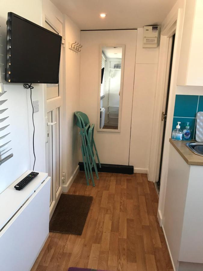 Ferienwohnung Flat Rocks, With Parking, 100M From Beach Perranporth Exterior foto